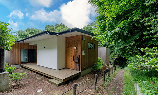 緑地に囲まれた別荘のような平屋 |市川市